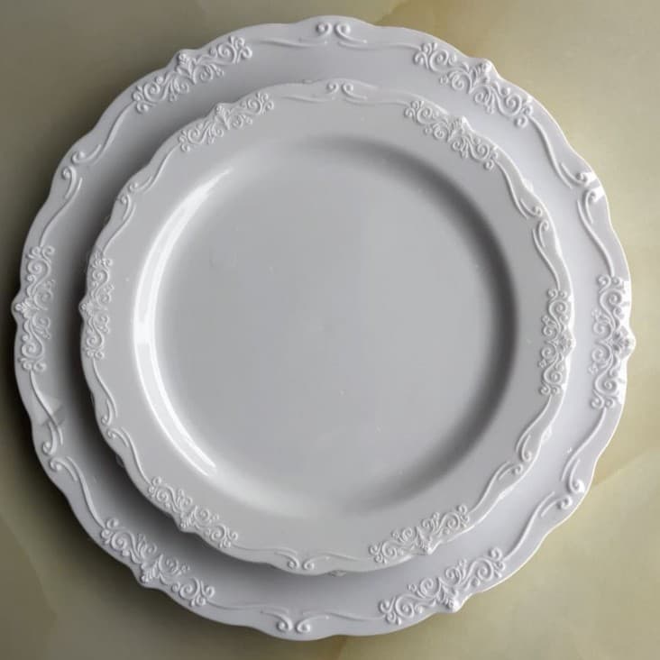 7.5 9 10.25 inch Disposable Plates Colorful Hard Plastic Round Plates Lace Edge European Style Imitation Porcelain Dinner Plates for Export