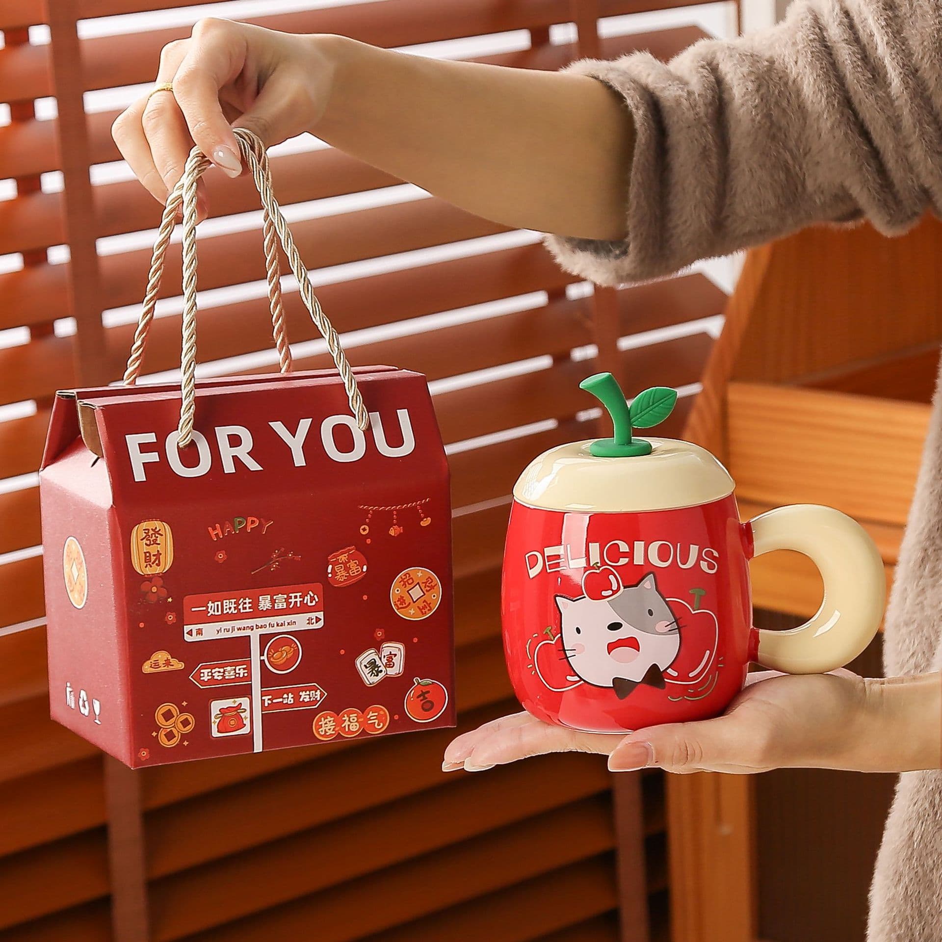 Goddess Day Water Cup Girl Birthday Gift Souvenir Ceramic Cup Cute Apple Mug with Lid Gift Box