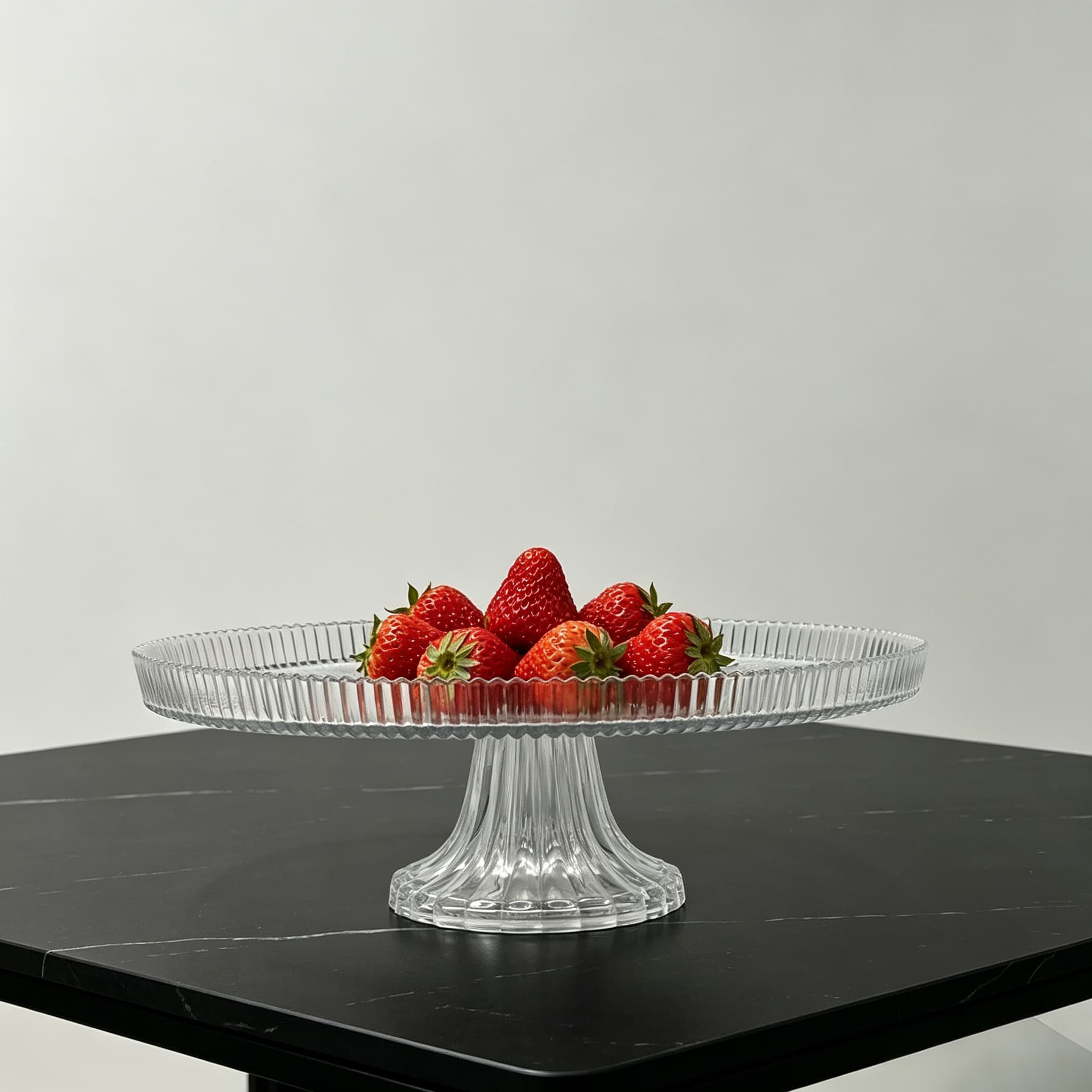 Minimalist Striped Round Cake Plate Crystal Glass Dessert Flat Plate Cross-Border Style Household Tall Stem Vertical Stripe Fruit Plate Wholesale