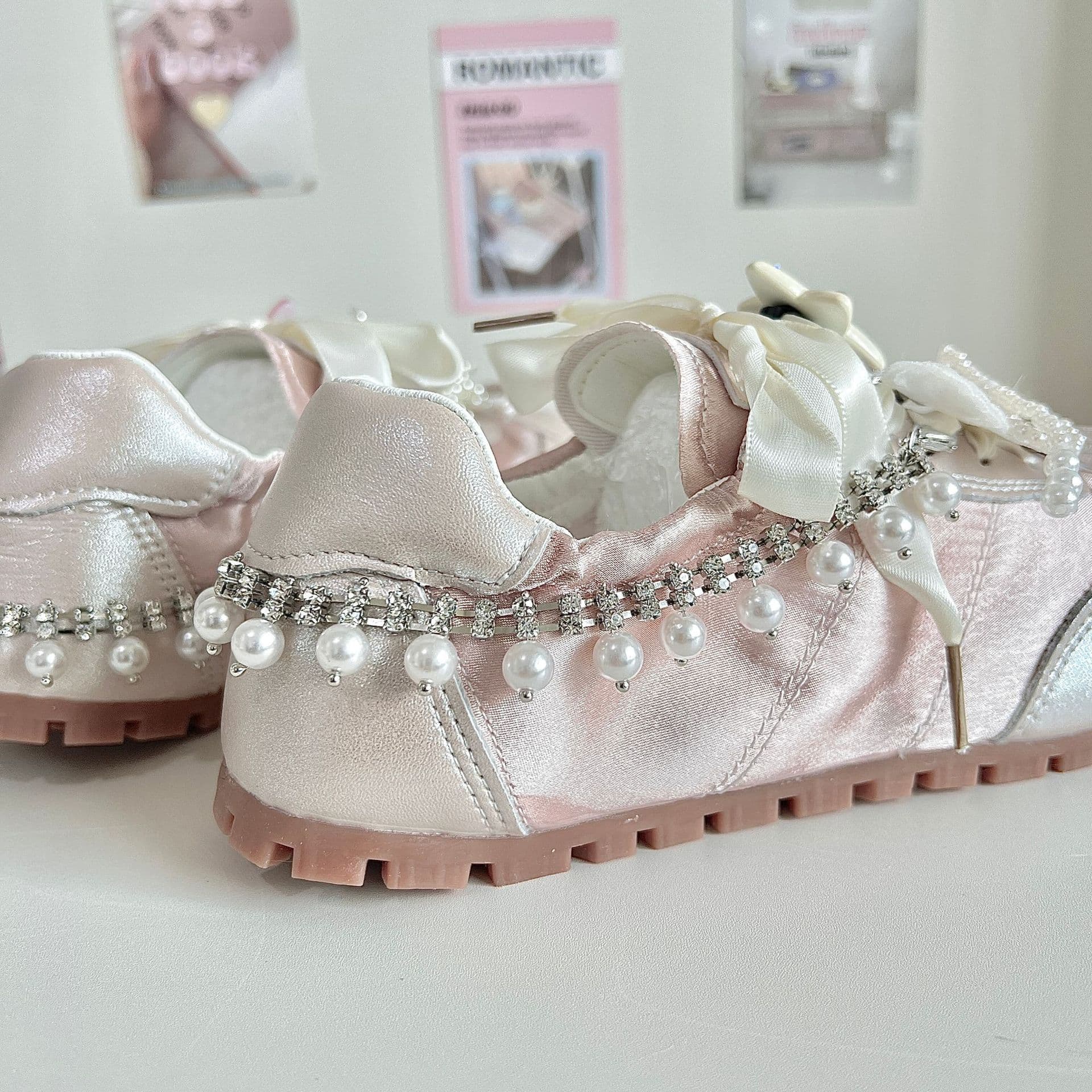 Wholesale Shoe Lace Buckle and Flower Decoration, Pure Love Ballet Sports Agi Shoes Women's German Training Shoes Decorative Accessories Replacement Parts