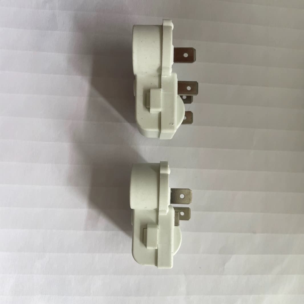 White Refrigerator Compressor Combined Start Protector ZHB2 Plug-in 4-Pin Combined Start Protection