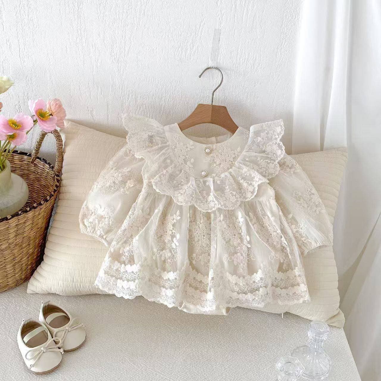 Baby clothes, spring and autumn long-sleeved lace skirt, baby girl's 100-day banquet, one-year-old princess style skirt dress