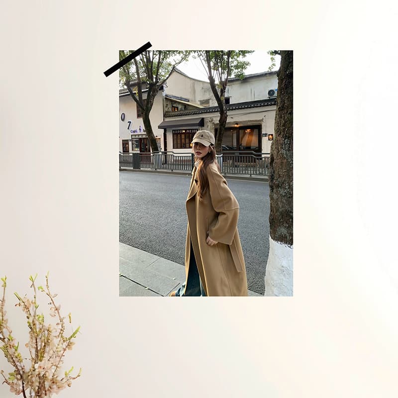 Korean-style fashion clothing store autumn/winter outfit poster, women's clothing shop photo ambiance decoration wall sticker