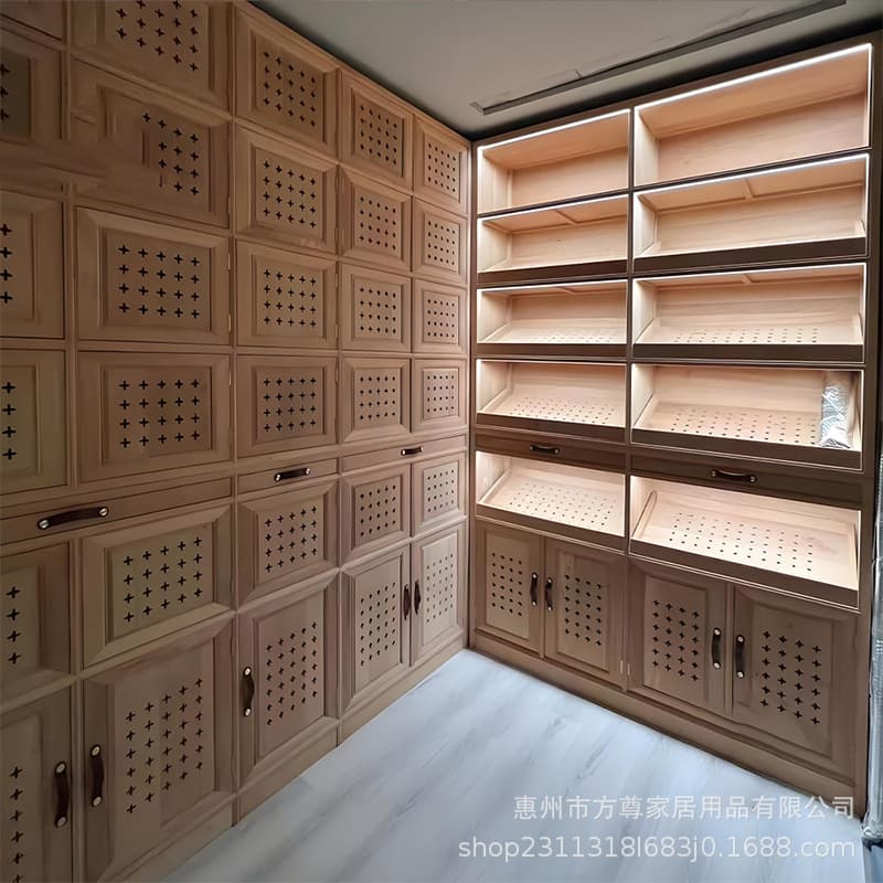 Custom-made Peruvian cedar wood cigar cabinets and humidor cabinets for clubs, made with dovetail tenon joints.