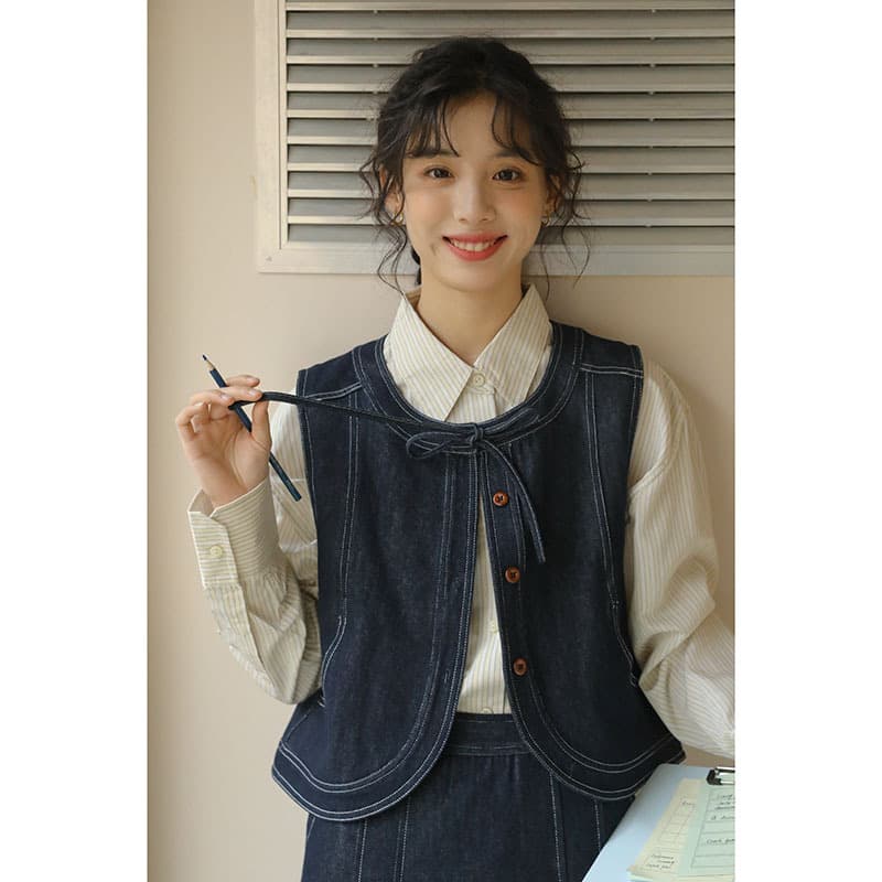 2025 Autumn New Arrival Japanese Style Artistic Lace-up Denim Vest Layering Top for Women