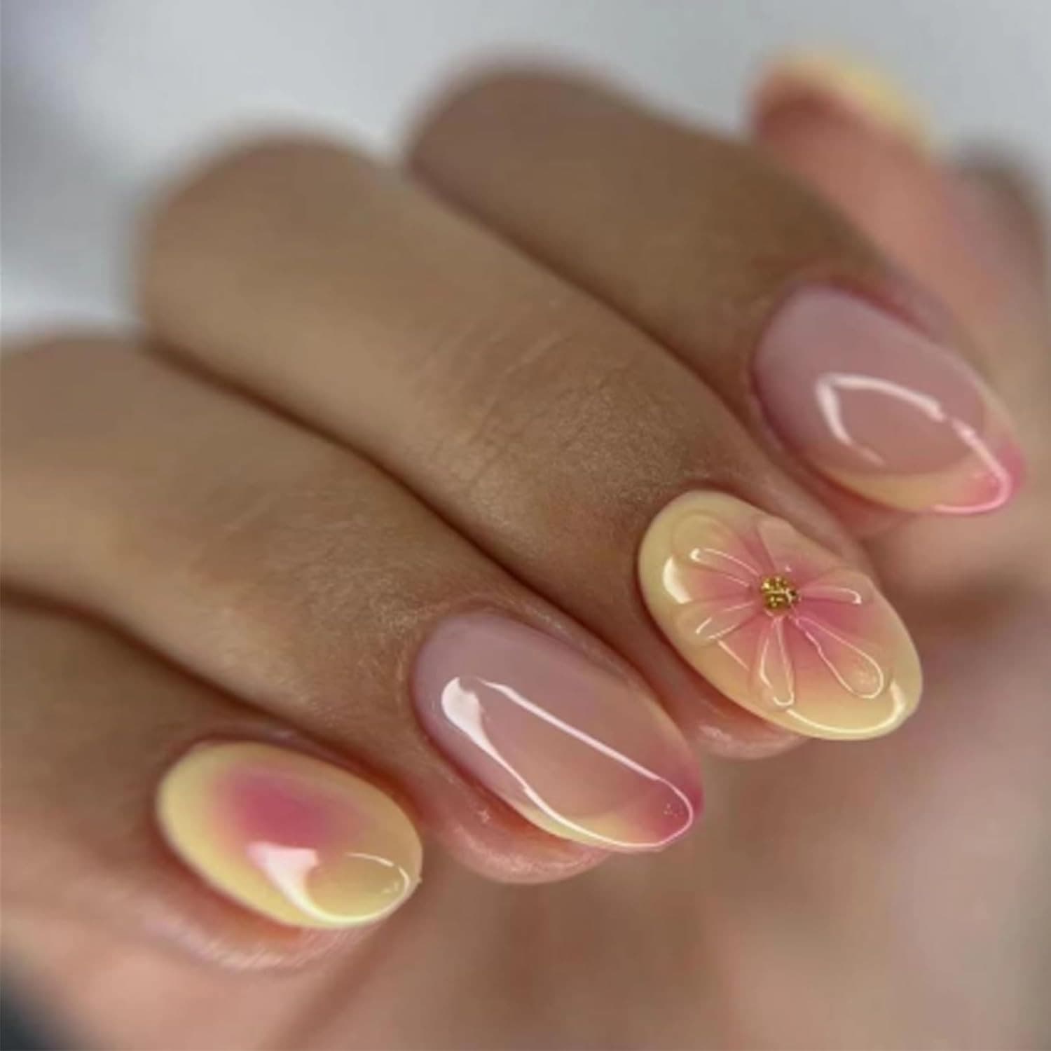 Short Glossy Wearable Nails Oval 3D Epoxy Nail Art 2025 New Flower Waterdrop 24pcs European and American Wearable Nails