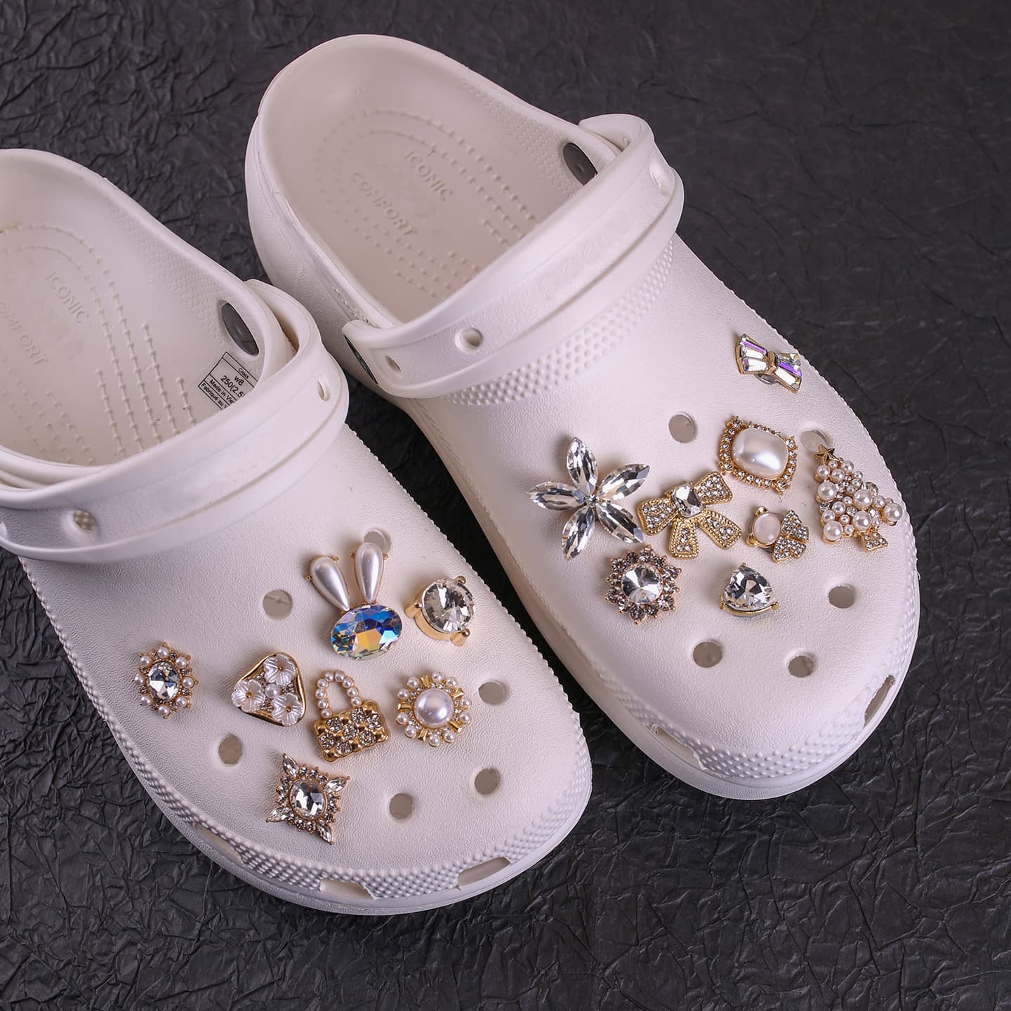 Shoe Charms for Croc Clogs, Cute Girl Style, Creative DIY Pearl Rhinestone Decoration, Alloy Shoe Buckle Accessories Factory