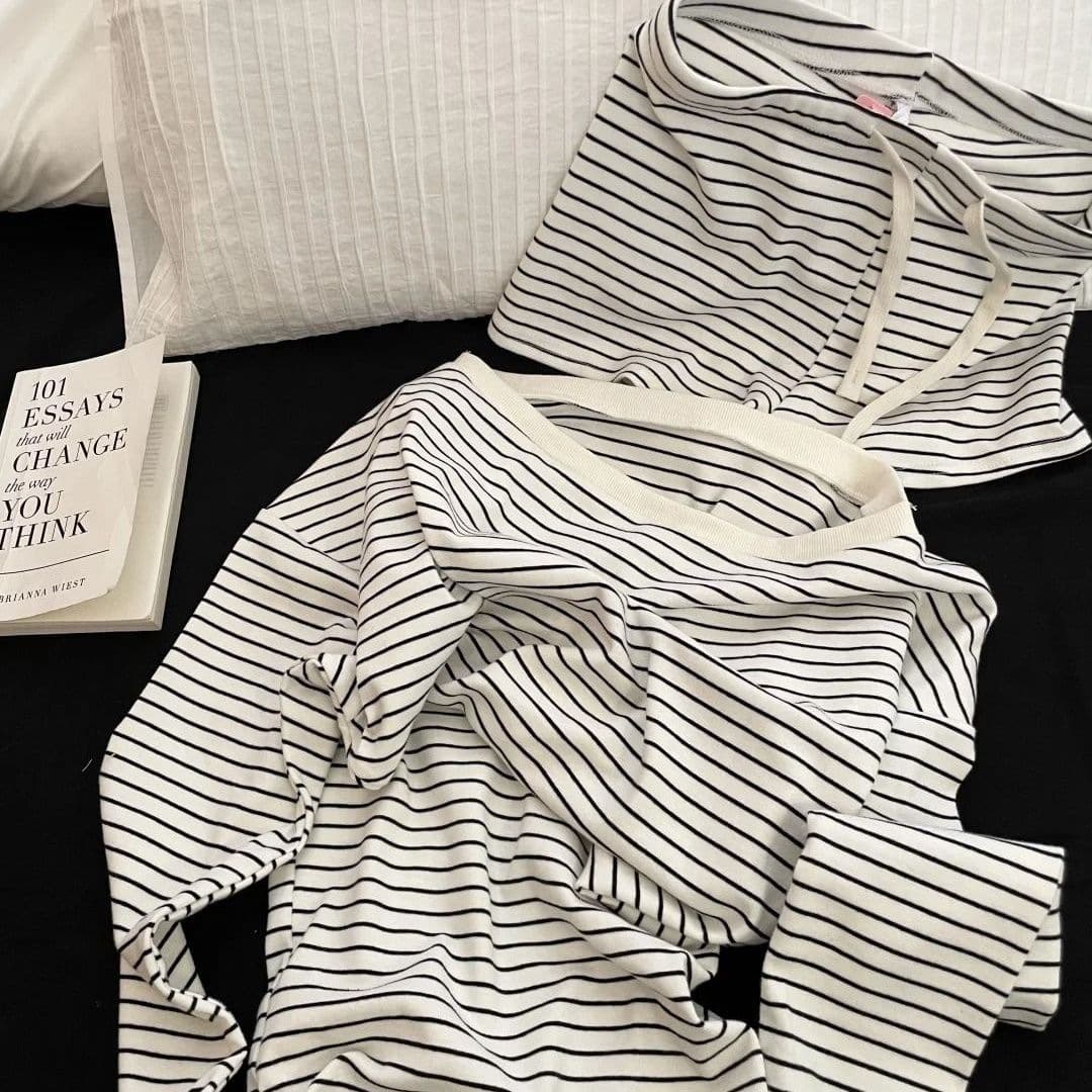 2025 New Spring and Autumn Black and White Striped One-Shoulder Sweet Long-Sleeve Pajamas for Women, Summer Shorts Loungewear Two-Piece Set