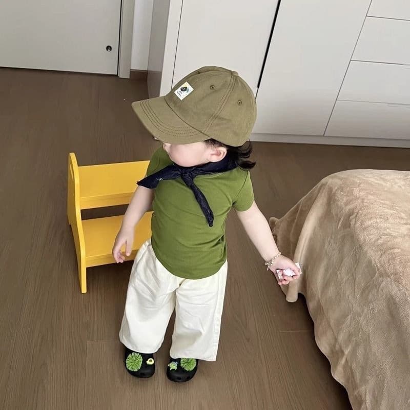 Boys suit 2026 new summer new style children's Korean fashion versatile short-sleeved T-shirt simple straight pants trendy
