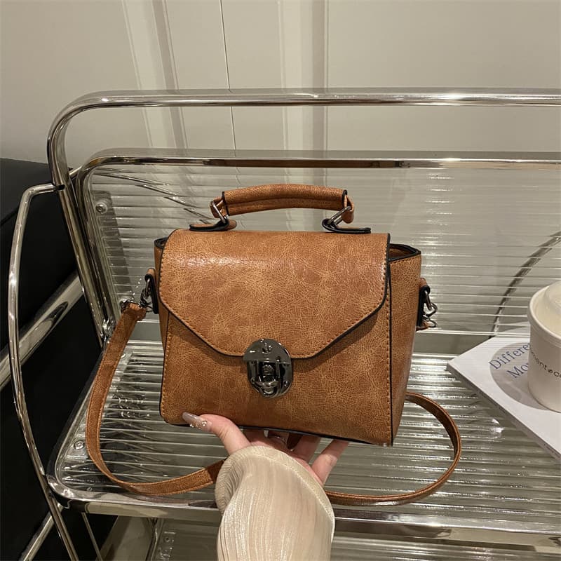 Retro Hong Kong Style Small Bag for Women 2025 New Arrival Versatile Square Bag Fashionable Shoulder Crossbody Handbag Trendy