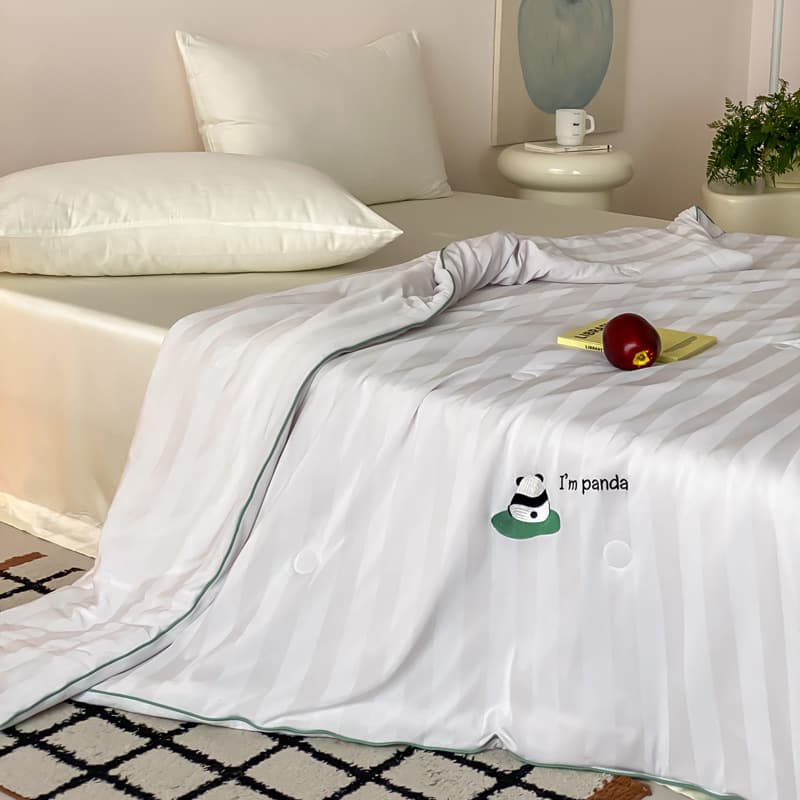 Summer cartoon embroidery cool silk summer quilt air-conditioned quilt washable machine washable single and double summer cool quilt thin quilt wholesale