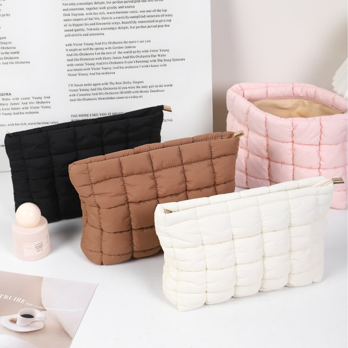 New Quilted Grid Women's Fashion Makeup Bag Handheld Cosmetic Pouch Solid Color Pleated Cosmetic Storage Bag