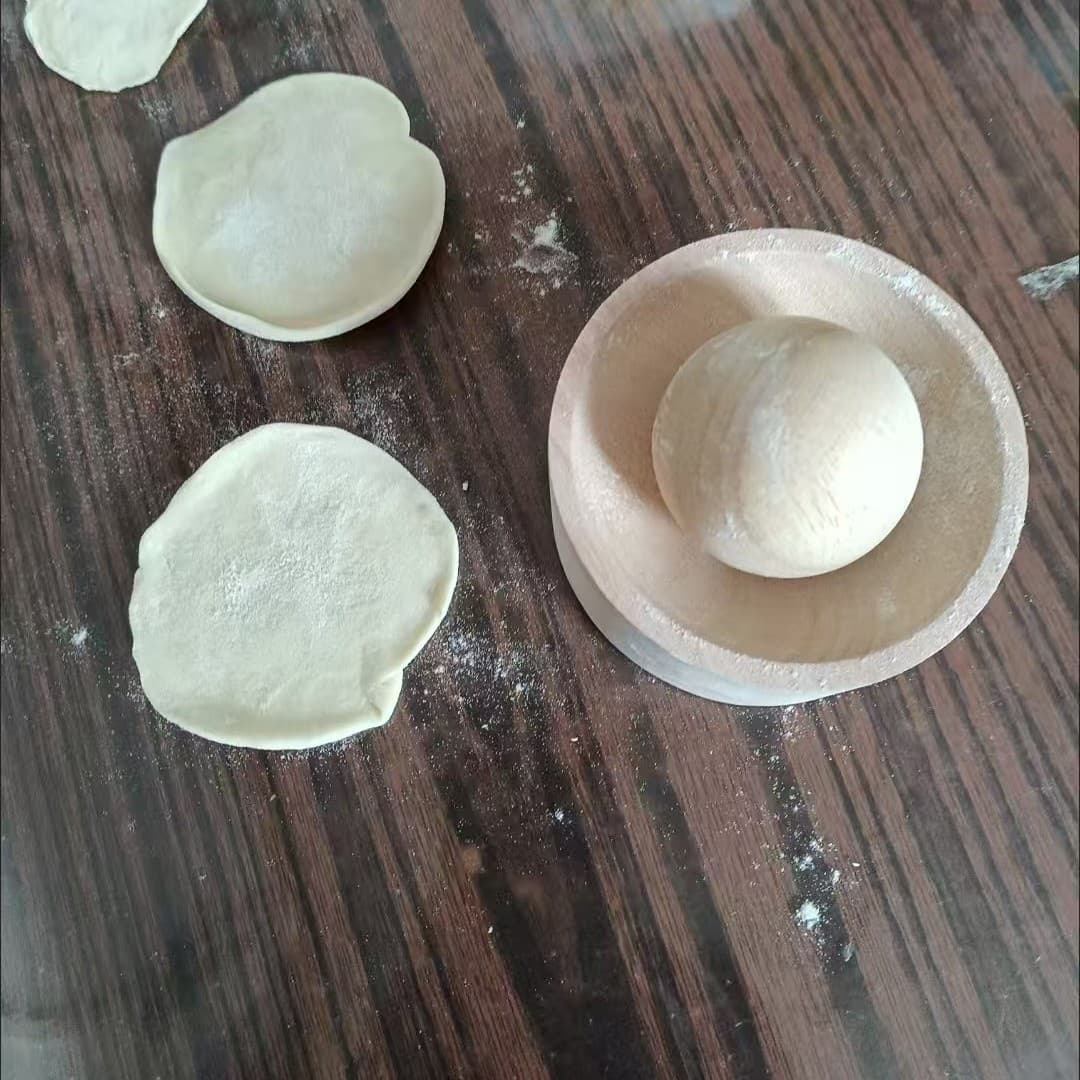 In Stock New Year Dumpling Wrapper Press Mold Kitchen Solid Wood Round Dumpling Skin Maker Tool