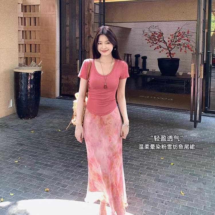 A complete set of pure lustful summer outfits for girls 2026 new pink slimming short-sleeved tops and skirts two-piece set