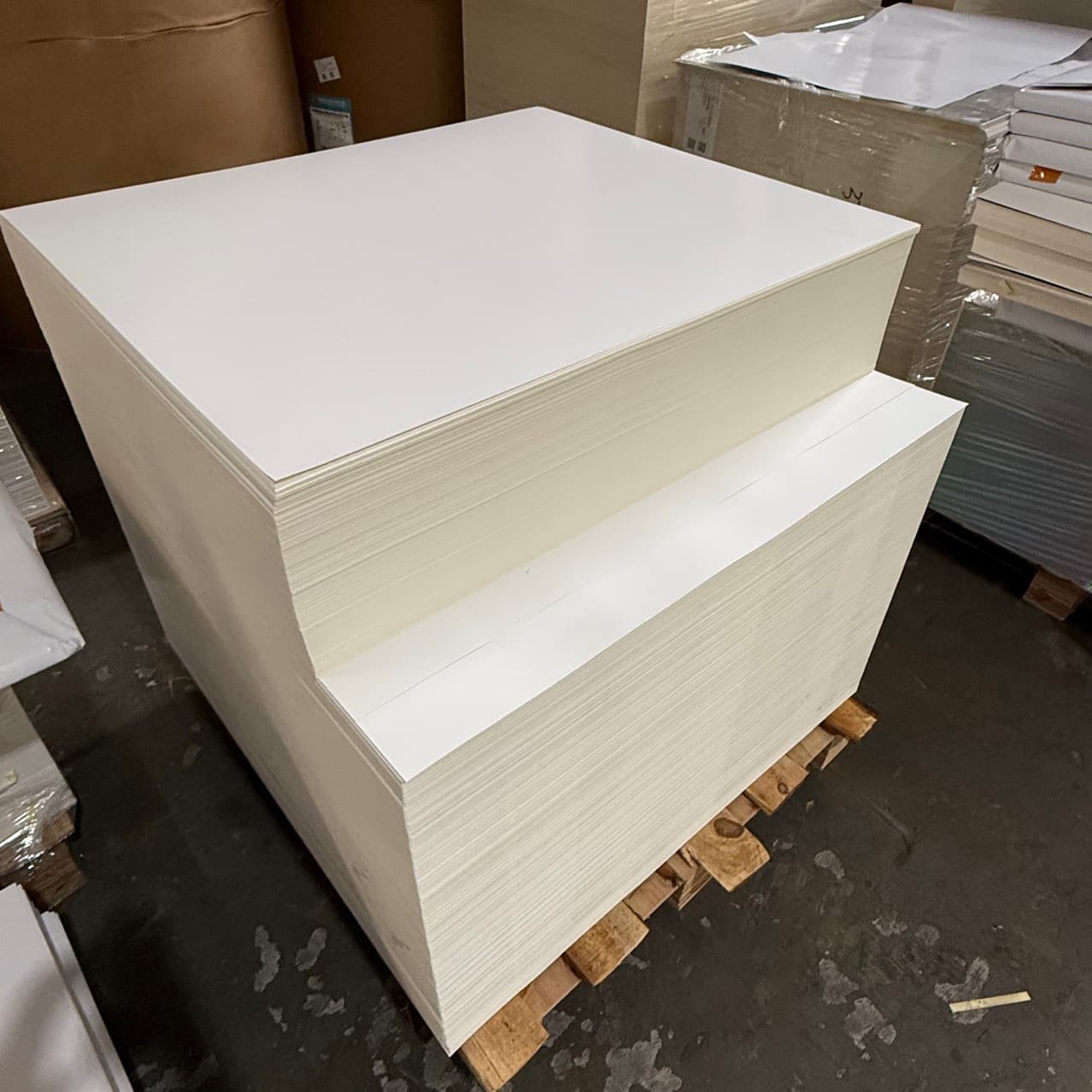 A4 Printing Cardstock 250g White Card Paper, Single-Coated Paper, Cut for Hosiery Inserts, Rounded Corner Cards
