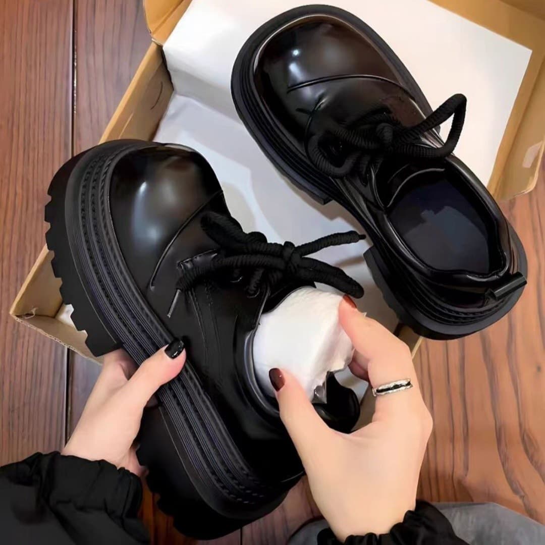 Vintage British Round-Toe Leather Shoes for Women 2026 Spring New Thick-Sole Versatile Lace-Up Loafers Elevated Casual Shoes
