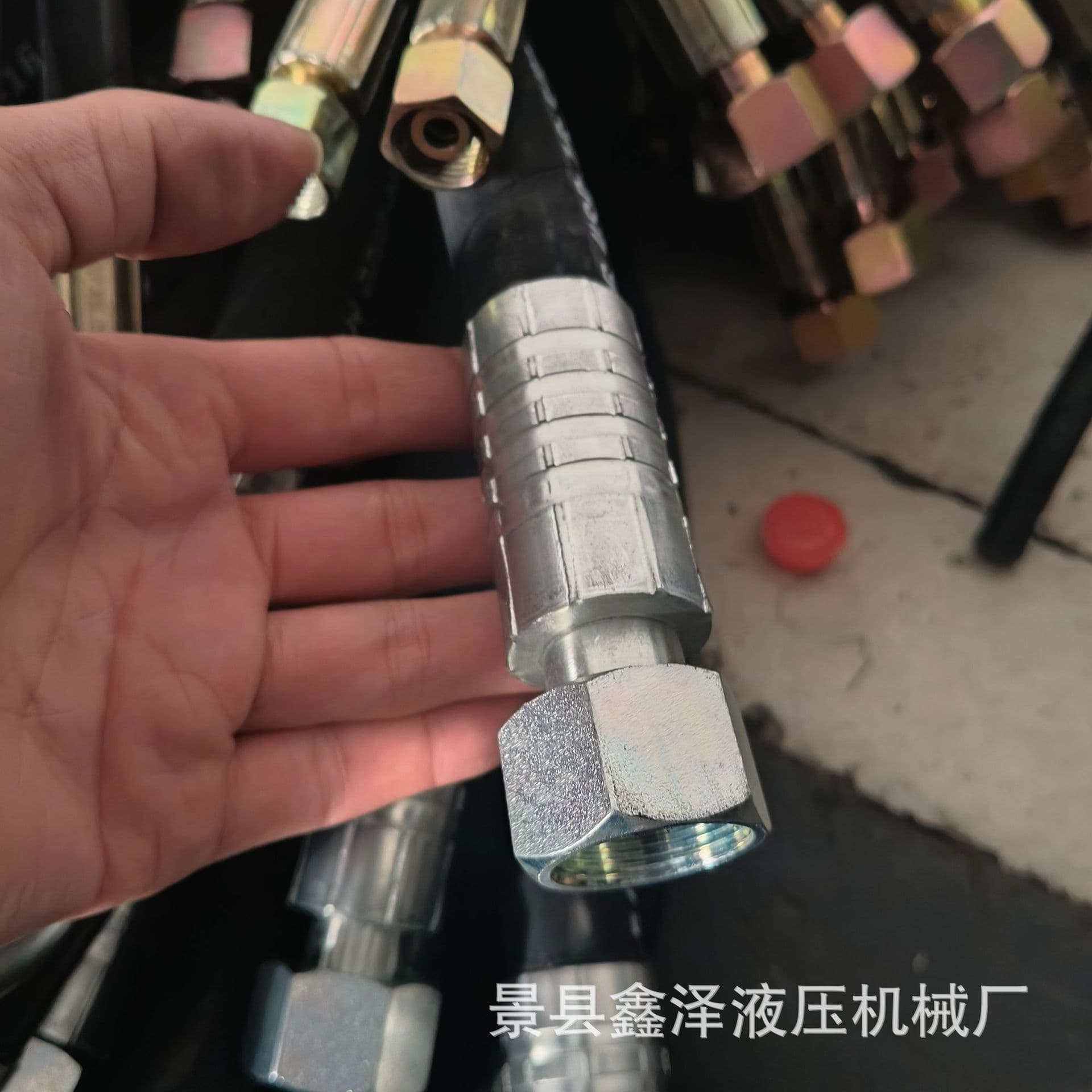 Oil-resistant high-pressure rubber hose for coal mine transportation, mechanical hydraulic oil hose assembly, Xinze high-pressure rubber hose