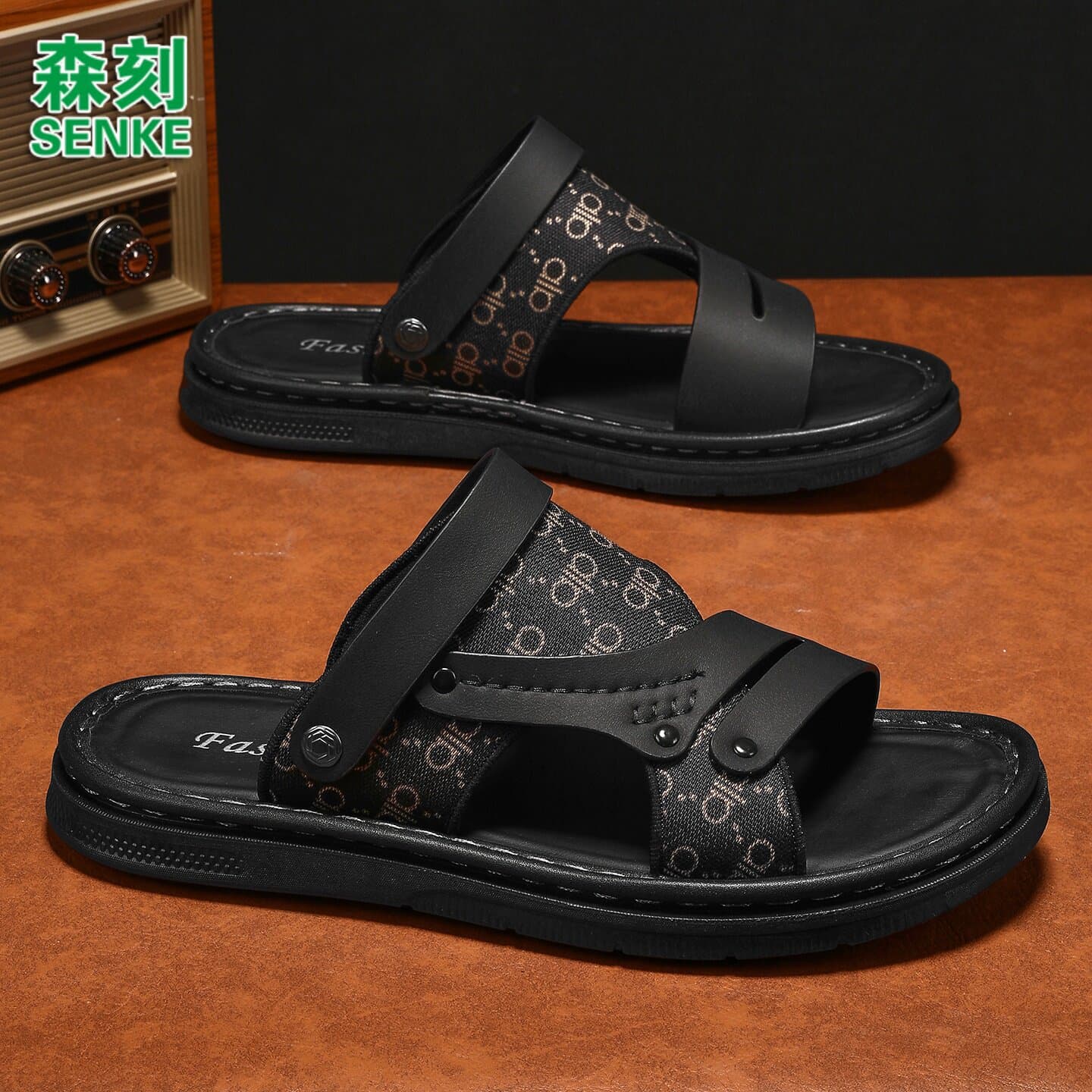 Senke 2026 Summer New Sandals Fashion Soft Sole Beach Shoes Men Casual Anti-Slip Driving Dual-Purpose Sports Slippers