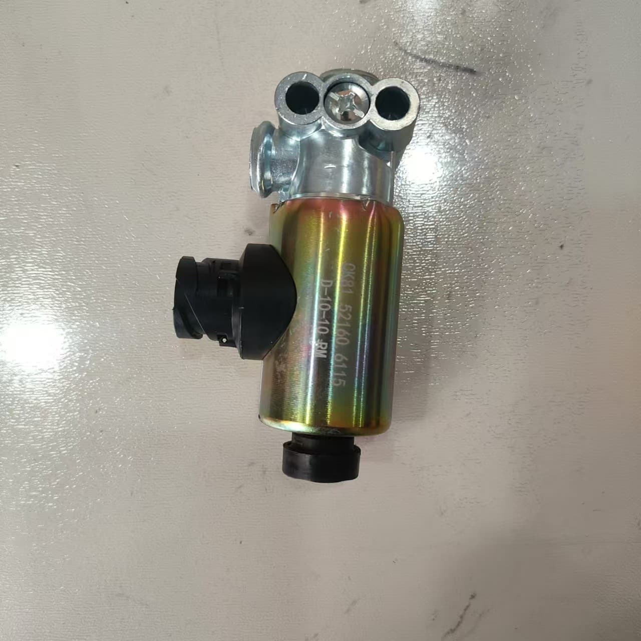Suitable for Shaanxi Automobile Aolong Delong X3000 F3000 Delong 81.52160.6115 Two-Position Three-Way Solenoid Valve