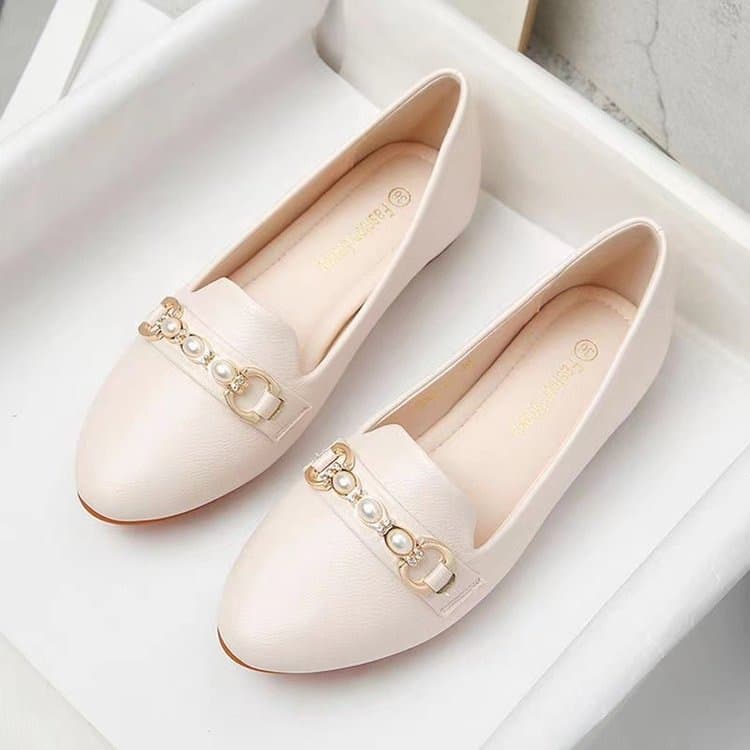 Soft Leather Flat Sole Women's Loafers 2026 Spring Trendy New Style Moccasin Shoes Soft Anti-Slip Nurse Work Shoes for Women