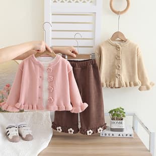 2026 New Girls Autumn Outfit Set Baby Girl Fall Fashionable Four-Flower Knitwear Three-Piece Set Trendy Korean Style