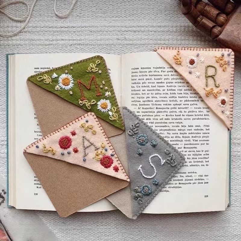 Cross-Border Hot Selling Book Corner Decoration Paper Felt Bookmark Imitation Handmade 26 Letters Four Seasons Bookmark Factory Direct