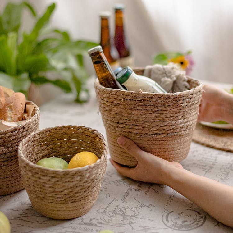Handwoven Grass Basket Decorative Flower Pot Holder Desktop Storage Basket Ornament Pen Holder Artistic Miscellaneous Items Organizer
