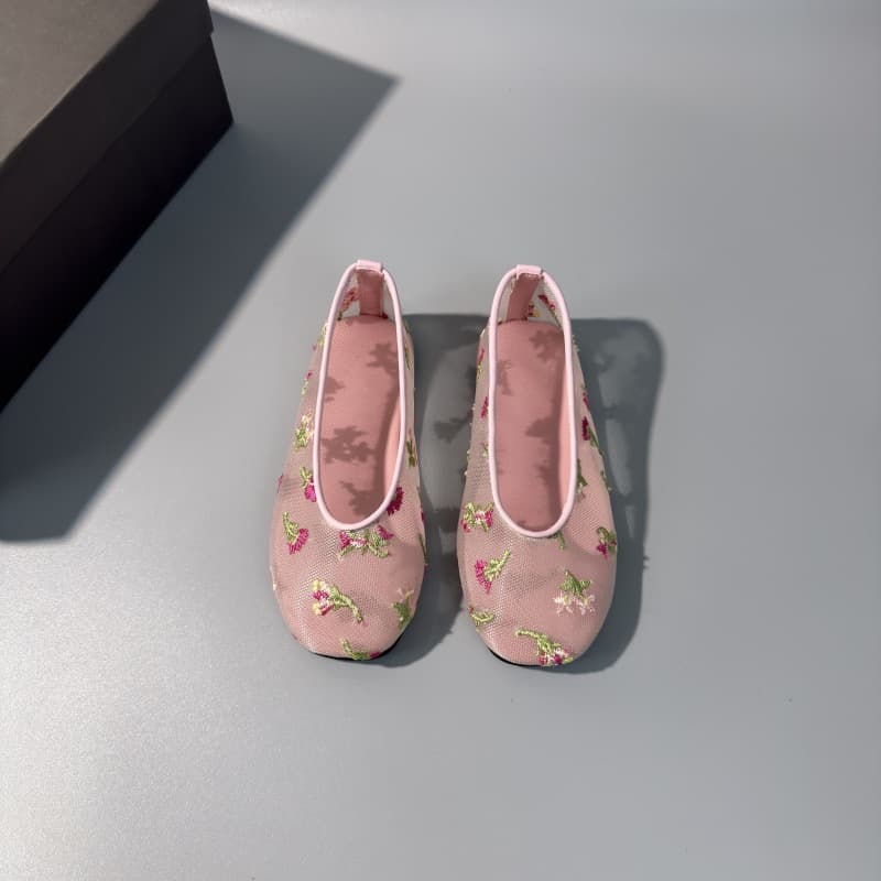 Girls' Single Shoes High-End Embroidered Flower Mesh Summer New Round Toe Shallow Mouth Hollow Breathable Flat Bottom Fashion Hanfu Shoes