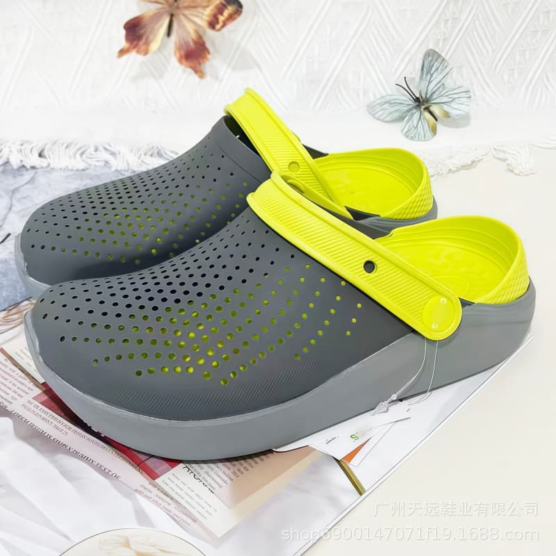Crocs Clog Men's Water Shoes 2026 Summer New Outdoor Toe-Covered Slippers Beach Sandals Trendy Wholesale