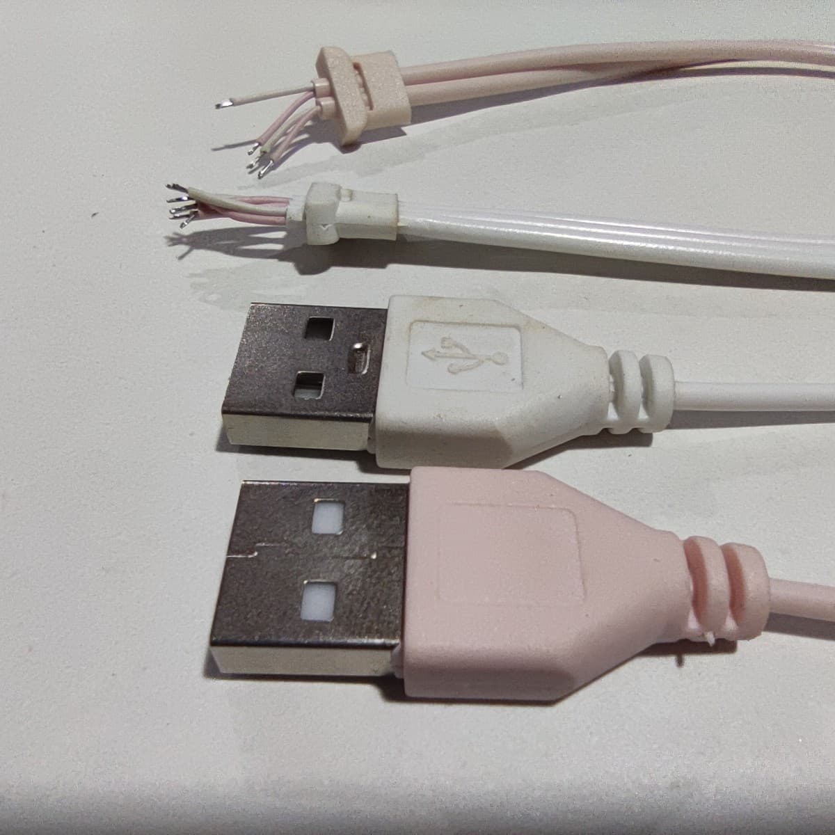 Single-end USB to stripped and tinned charging cable suitable for adult toys, multiple vibrator power cables