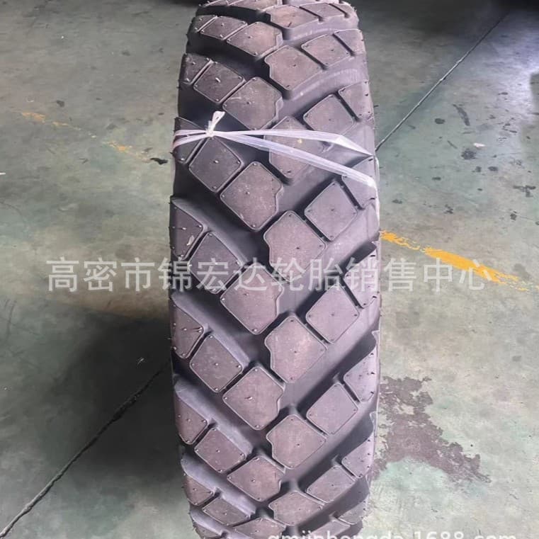Russian 1200-18 tire for construction machinery, 320-457 off-road pattern 12.00-18