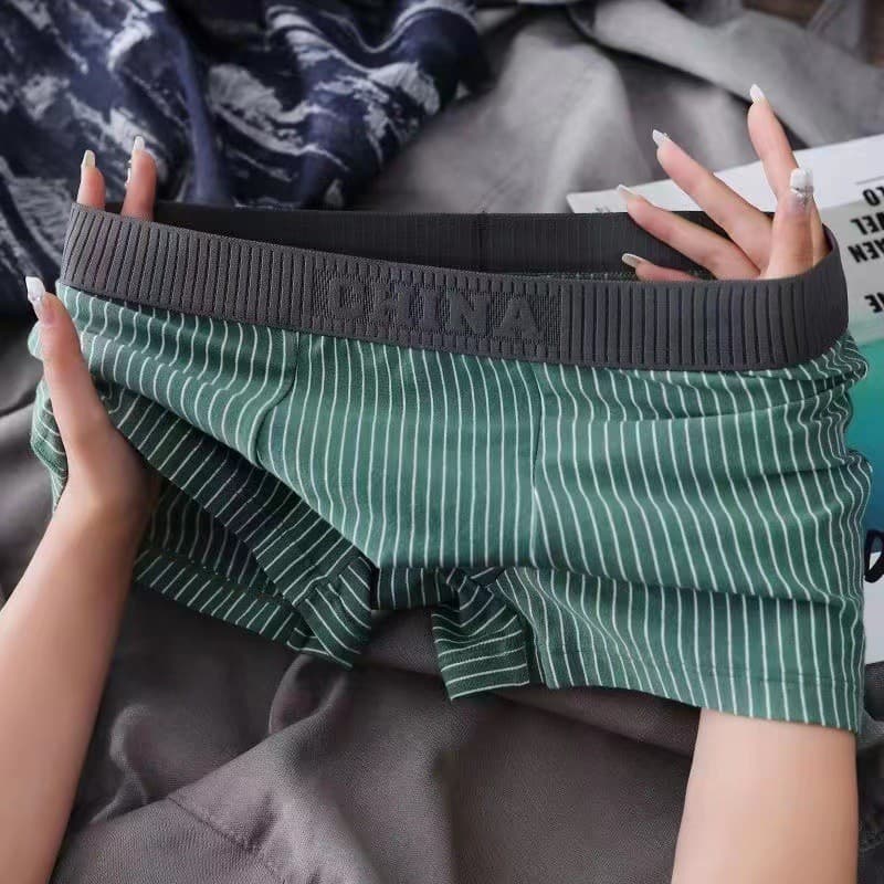 Factory Direct Striped Men's Boxer Briefs Loose Breathable Flat Front Pants Youth Trend Mid-Waist Four-Corner Pants Men's Underwear