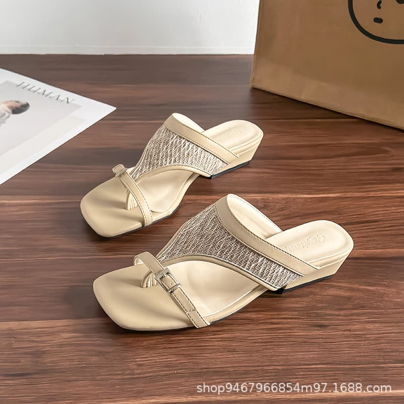 2026 new summer style French temperament versatile fashion internet celebrity design herringbone retro comfortable casual slippers