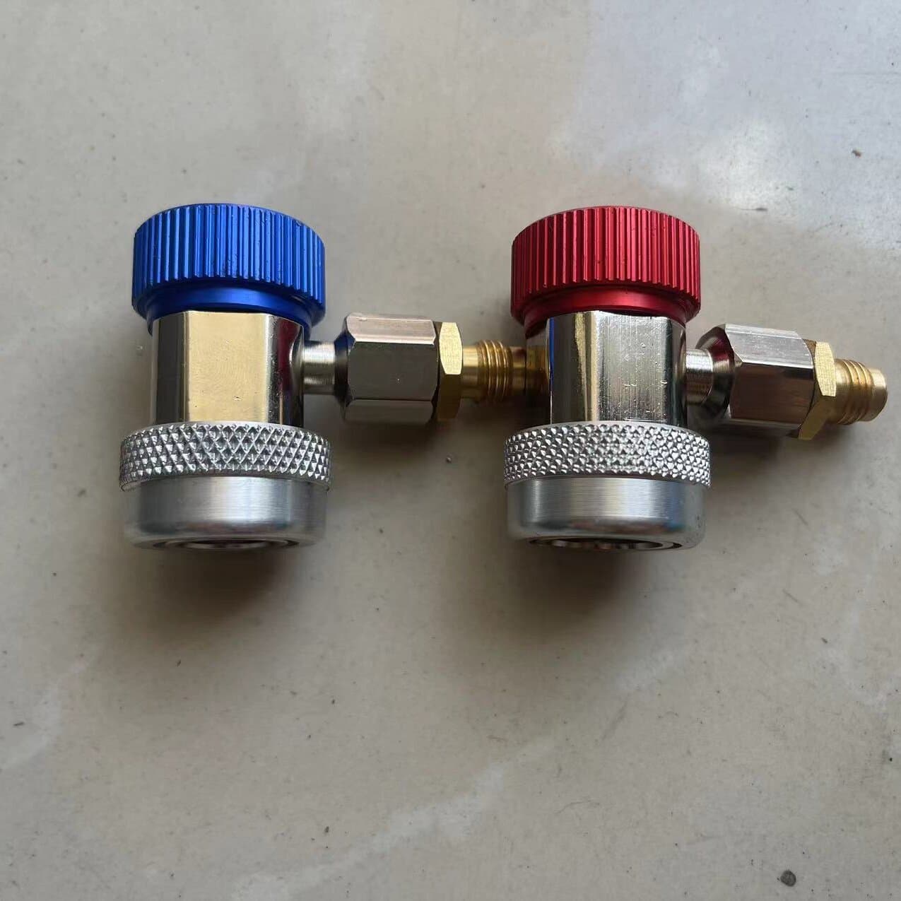 Fluoride connector Air conditioning quick connector R134A refrigerant refrigerant refrigerant liquid adding liquid adjustable double needle pressure gauge
