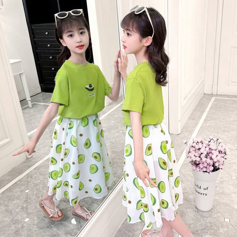 Girls' two-piece summer dress set, 2023 new style, fashionable princess dress, super fairy-like skirt for girls, summer.