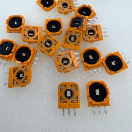New PS4 Joystick 3D Analog Stick Side Potentiometer 10.3K Ohm Orange Potentiometer PS5 Controller Potentiometer
