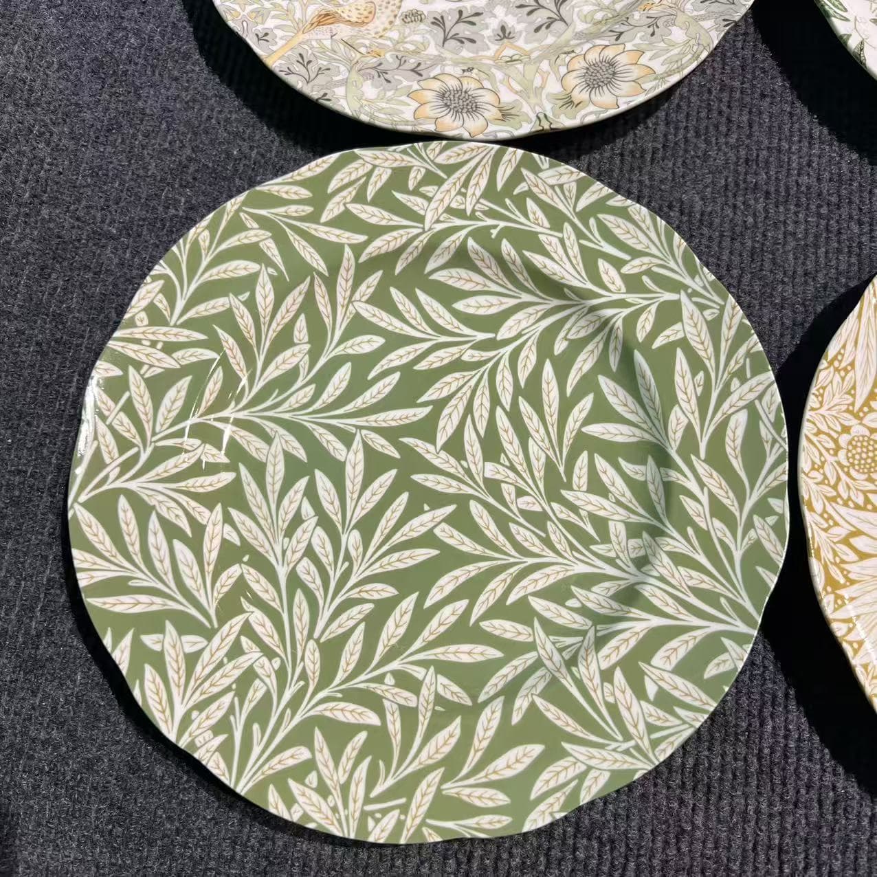European Green Field Trail Series 9-Inch Dinner Plate Set of 4 Floral Deep Plate Vegetable Plate Western Plate Bone China Light Luxury Gift Box