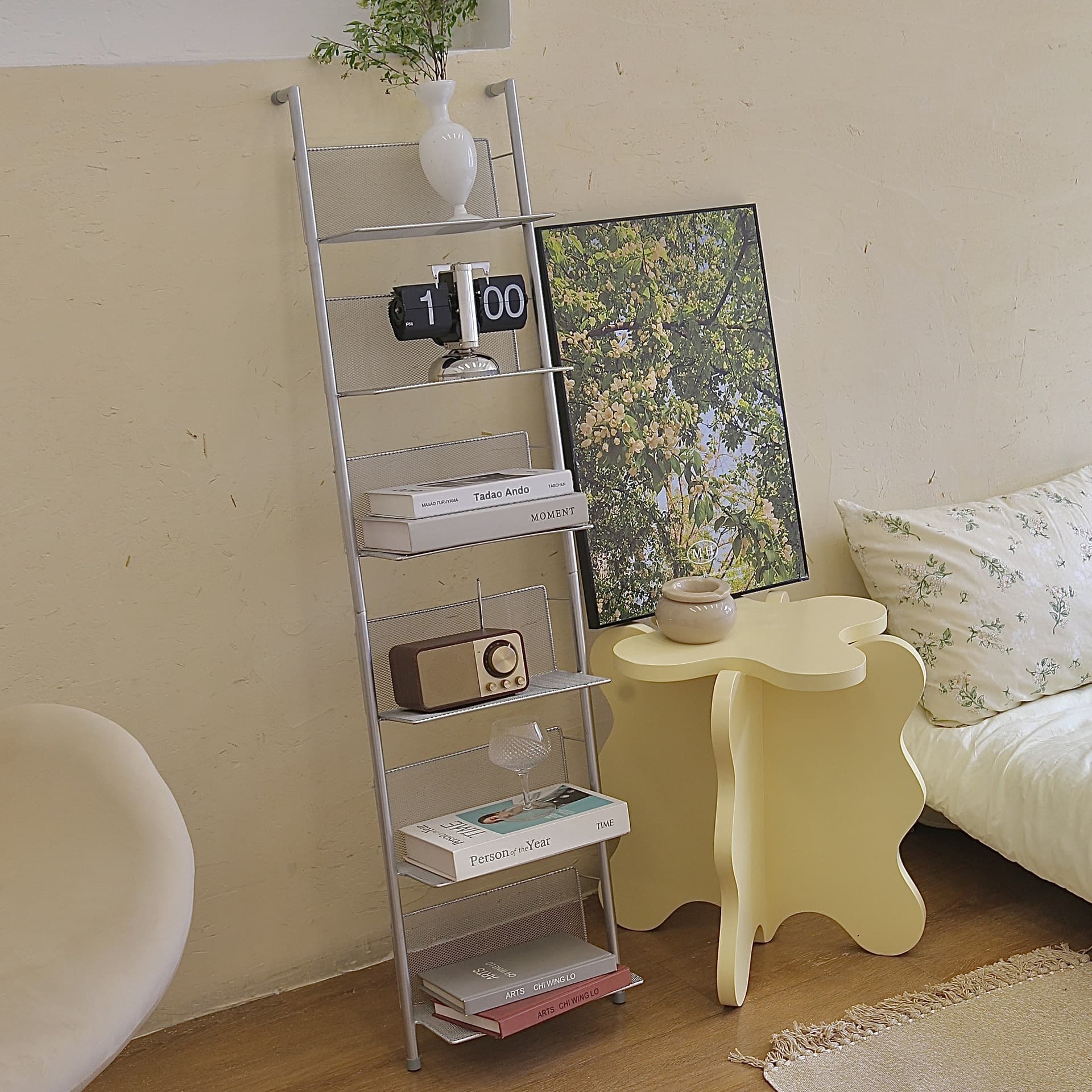 Newspaper storage rack, studio shooting display magazine storage floor bookshelf, same as seen on Instagram and Xiaohongshu