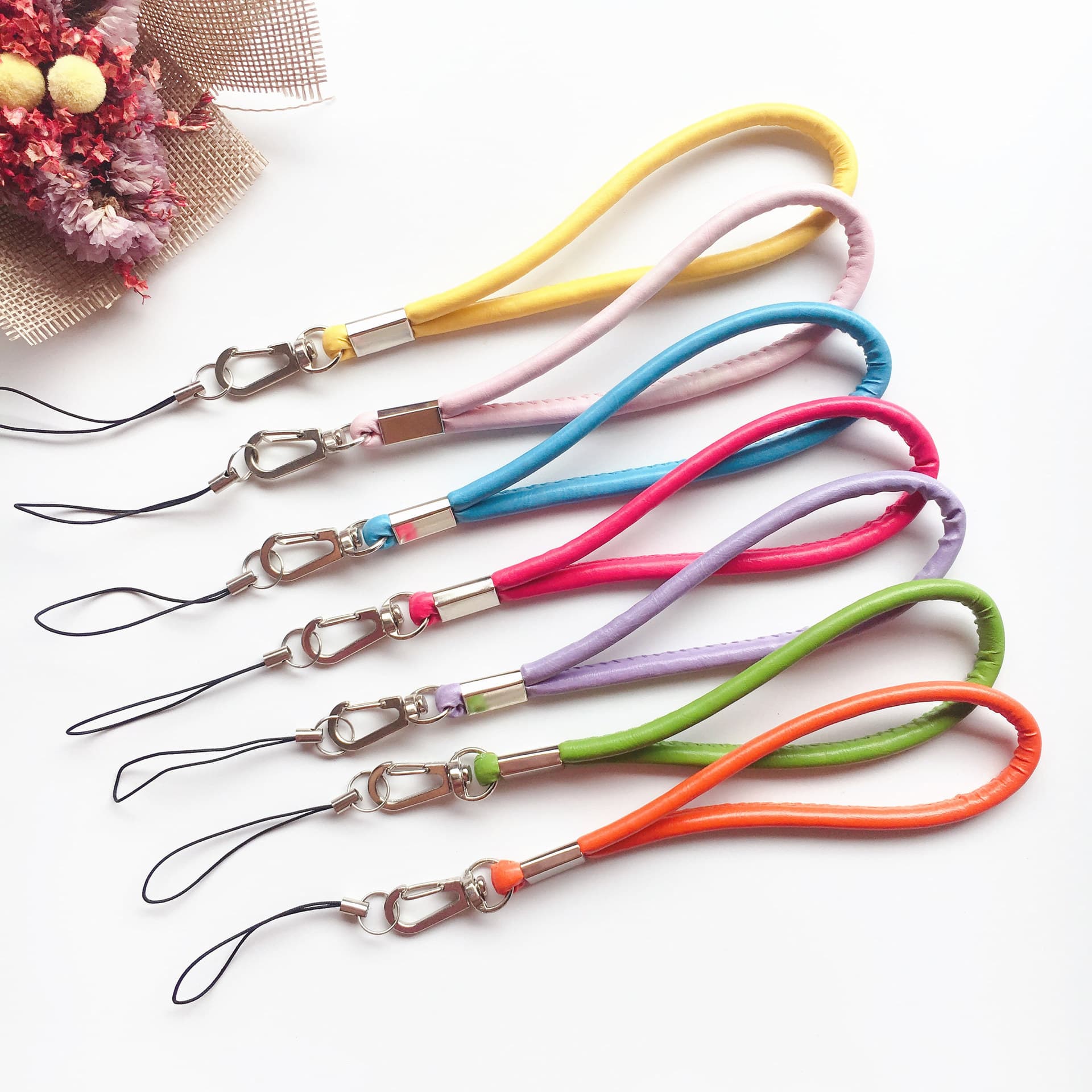 Factory Direct Phone Lanyard, High-Quality PU Leather Keychain Pendant, Unisex Popular Style