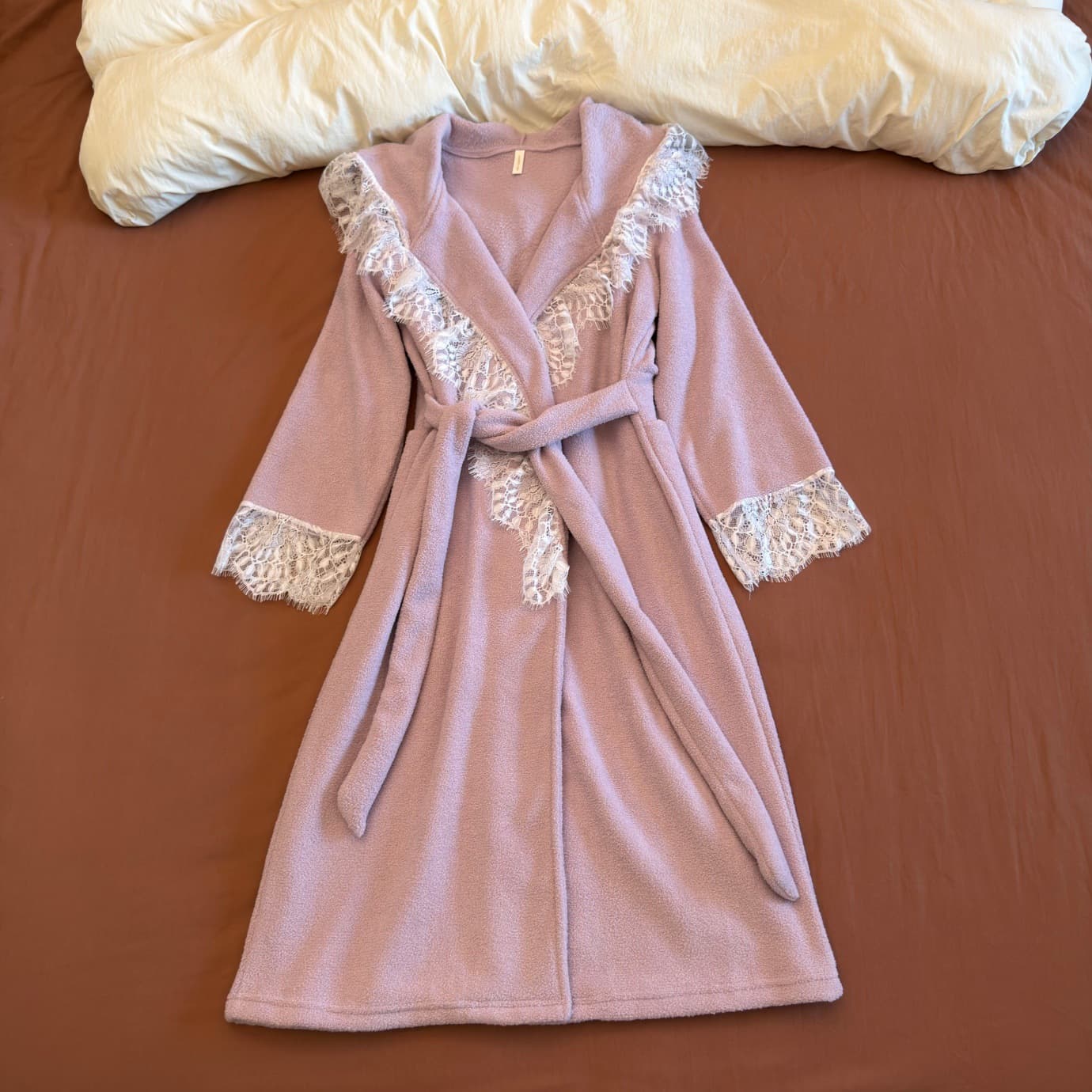 Women's Half-Velvet Nightgown for Autumn and Winter, Fleece-Lined, Warm, Mid-Length Bathrobe, Soft and Fluffy, Lace-Trimmed Sleepwear, Loungewear