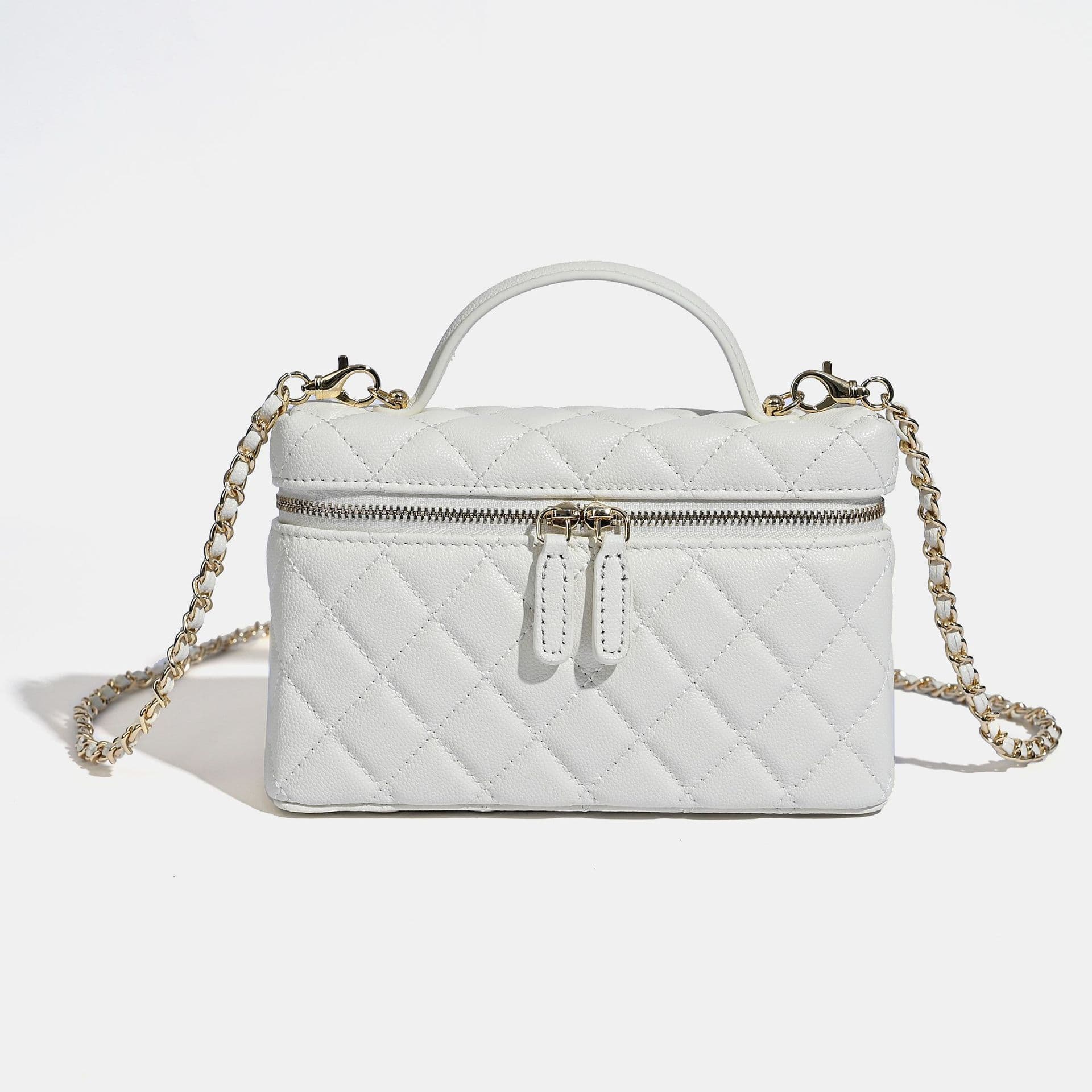 2026 New Style Women's Bag Chanel Style Lunch Box Bag Top Layer Calfskin Diamond Chain Bag Fashion Handheld Crossbody Small Square Bag