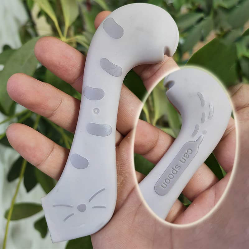 New Cat Paw Print Spoon Pet Food Spoon Cat Can Opener Feeding Shovel Cat Supplies Silicone TPR/TPE Material from Zhejiang