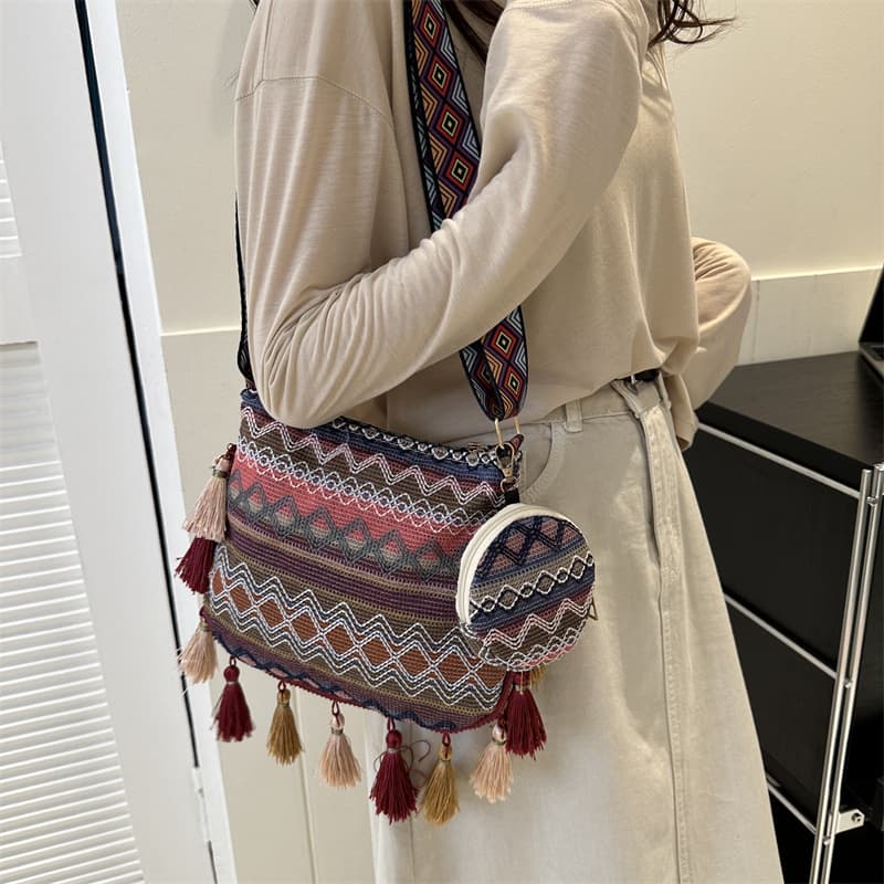 2026 New Ethnic Style Women's Bag Fashion Woven Shoulder Bag Trendy Fringe Crossbody Bag Niche Bag Wholesale