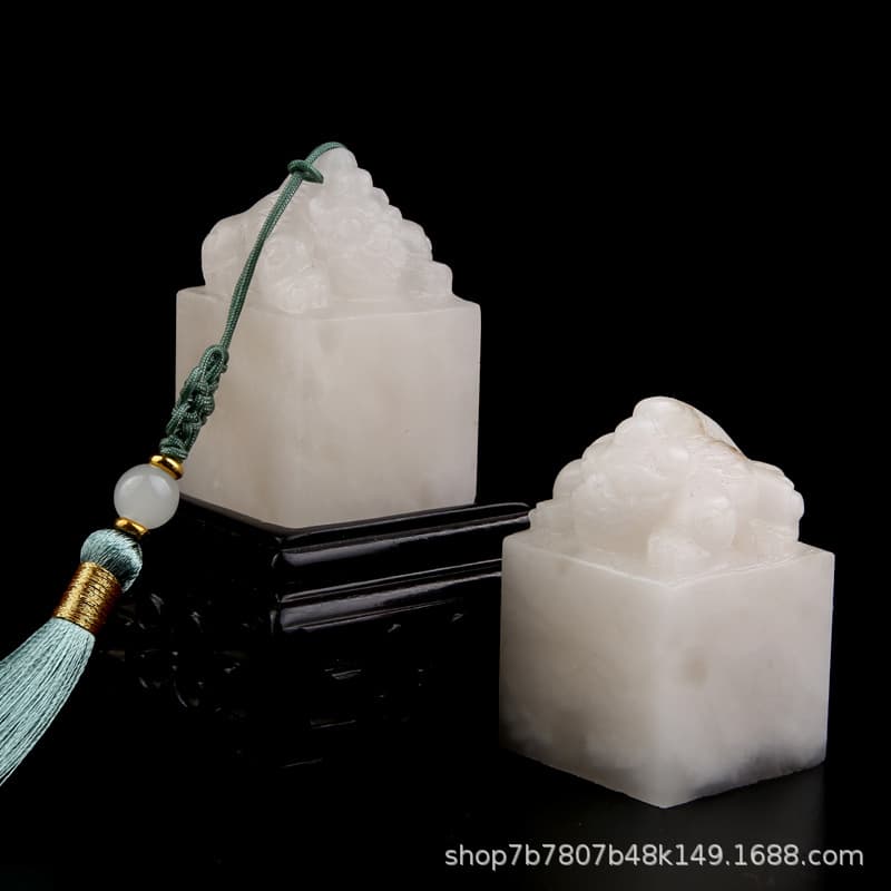Qinghai stone seal material engraving seal stone, name calligraphy and painting calligraphy seal leisure seal practice stone material 3x5cm