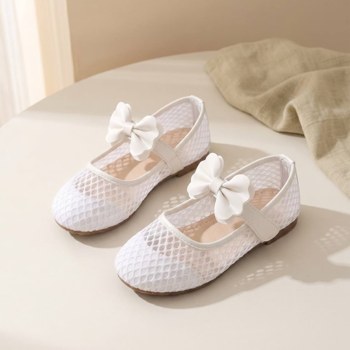2026 Summer New Girls Mesh Breathable Shoes Soft Sole Non-slip Bow Children Princess Shoes Hollow Sandals