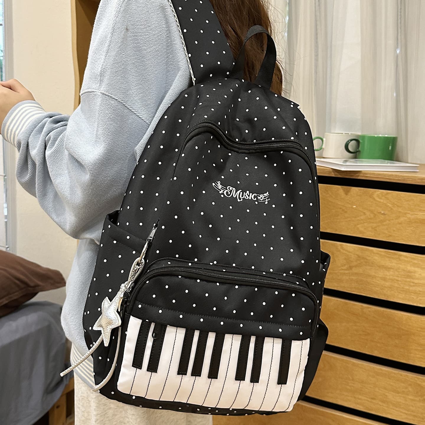 Cross-border schoolbags for junior high school students, simple high school girls, personalized piano backpacks, trendy and good-looking college student backpacks