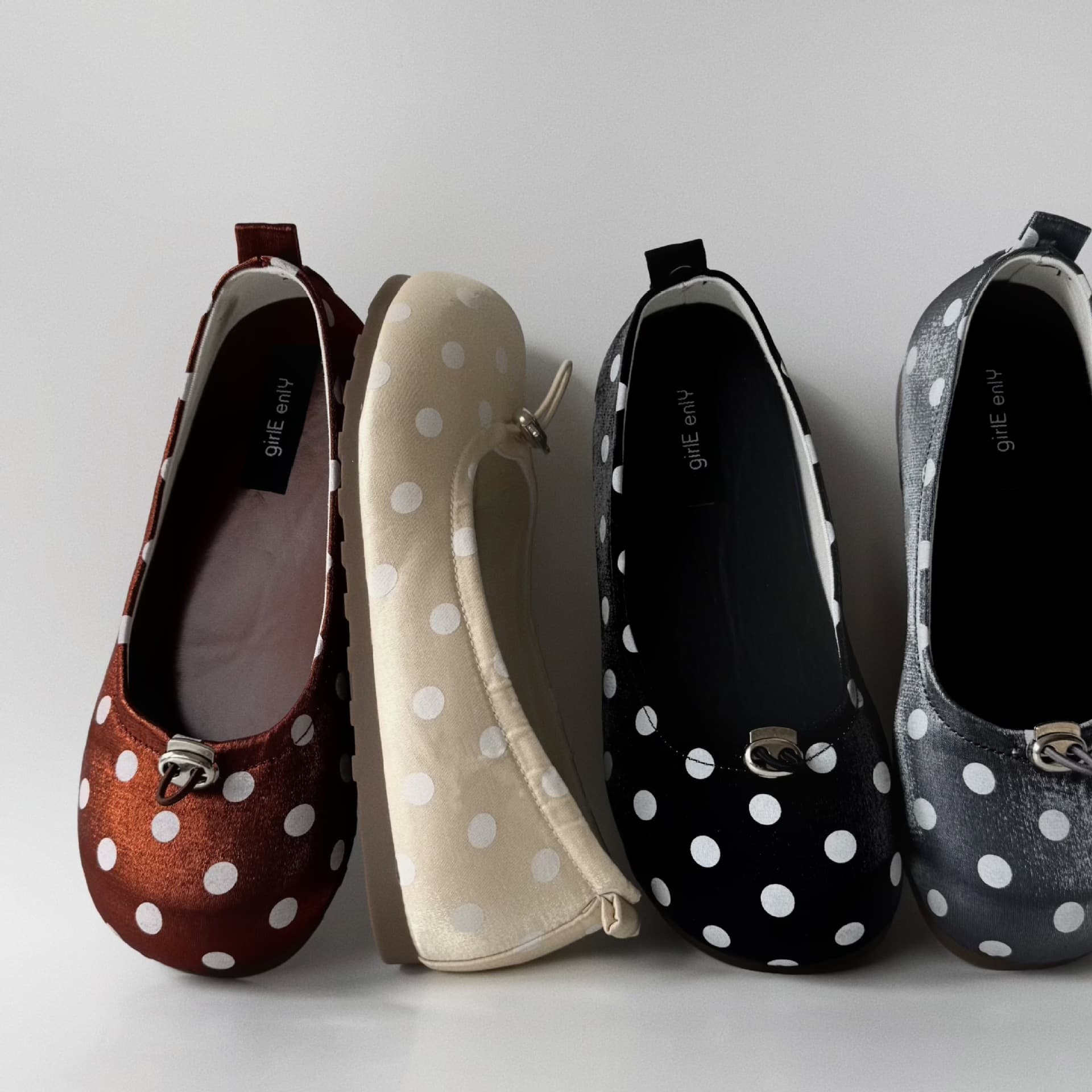 Women's Ballet Flats with 3cm Hidden Height Increase, 2026 Spring and Autumn New Stylish Round-Toe Polka Dot Slip-On Shoes