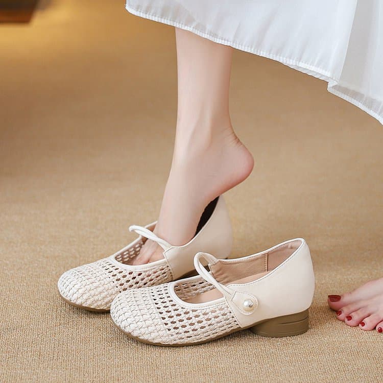 French Retro Mary Jane Women's Shoes 2026 New Style Versatile with Dresses Summer Women's Fashion Hollow Breathable Flats