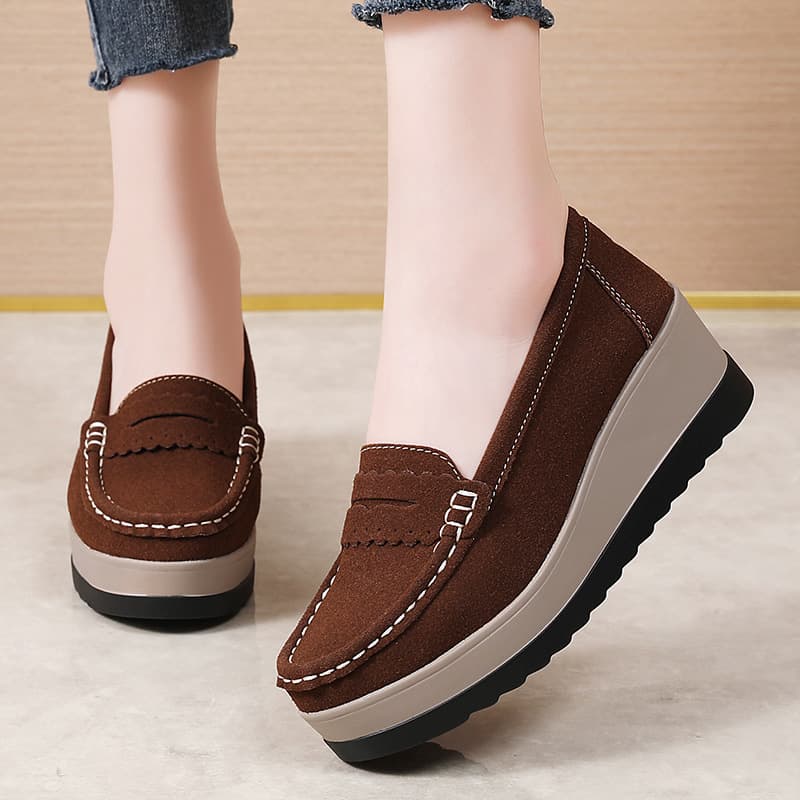Export Large Size Women Shoes Versatile Casual Flat Shoes Fashion Retro Slip-On Loafers Mom Thick Sole Platform Shoes