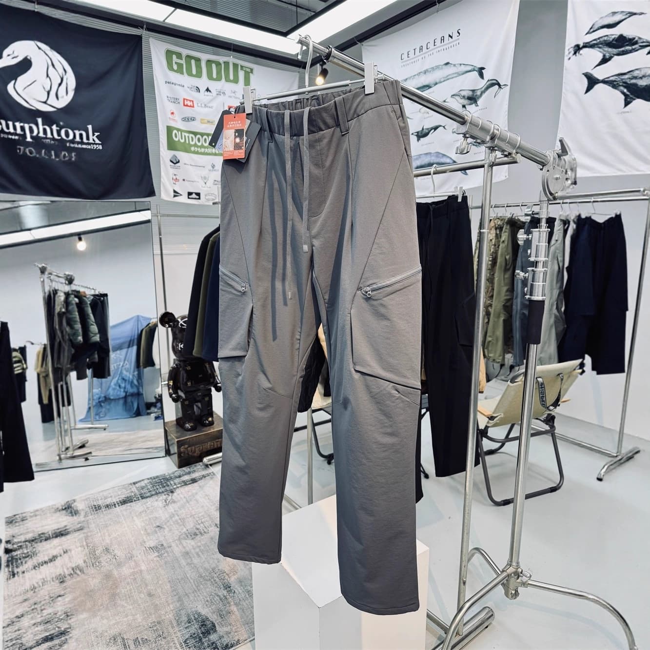 90 duck down men's outdoor workwear functional ski commuting wear-resistant windproof and water-repellent antistatic antibacterial down pants